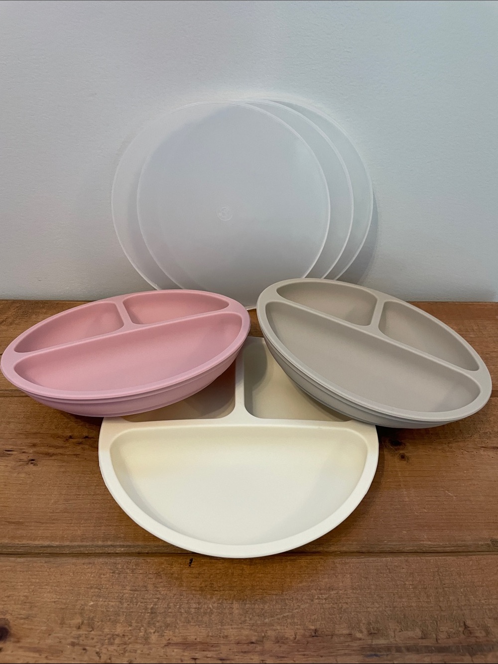 NWOT Suction Plates + Lids